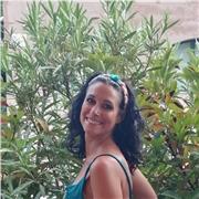 Maquilladora artística con una amplia experiencia profesional en el mundo del espectáculo y las artes escénicas, body painting...